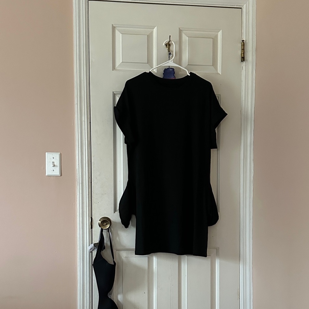 Black Short Sleeve Tunic Top - Women's Casual Tee